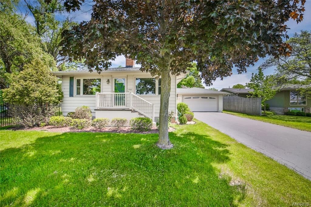 Property Photo: 1901 West River Road NY 14072