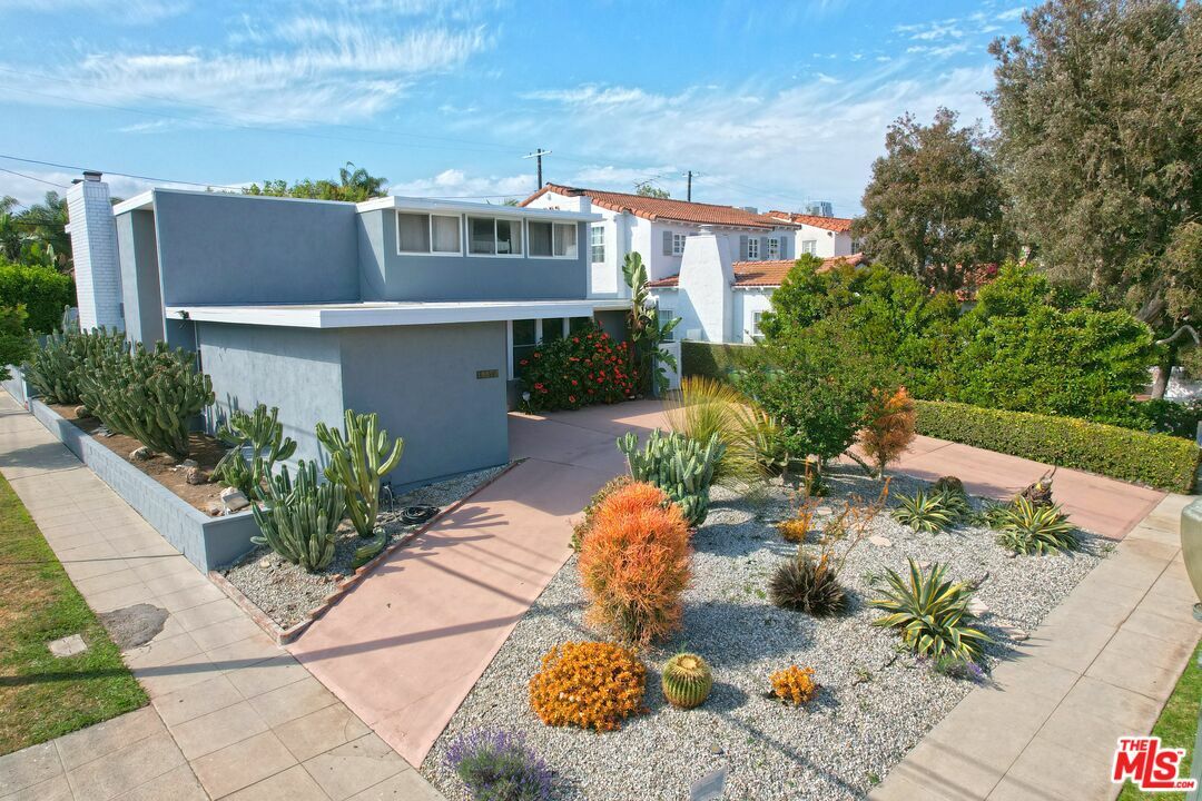 Property Photo: 10597 Cushdon Ave CA 90064