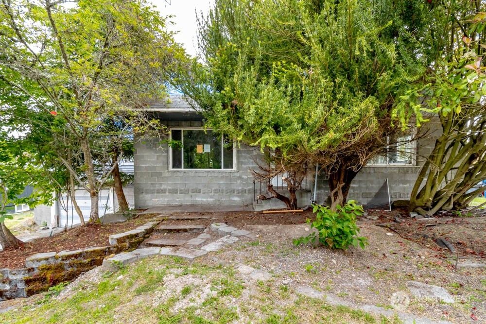 Property Photo: 425 Ton A Wan Da Avenue NE WA 98422