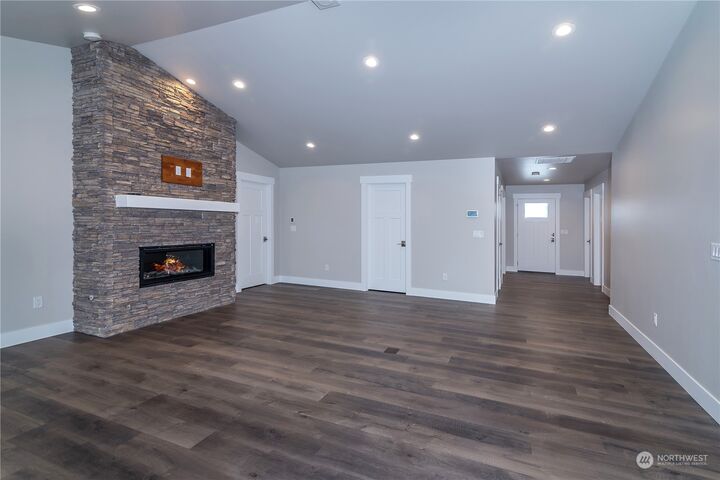 Property Photo: 504 E Chason Avenue WA 98926