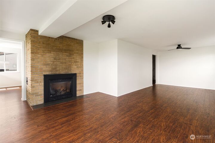 Property Photo: 2410 37th Avenue SW Lower WA 98126