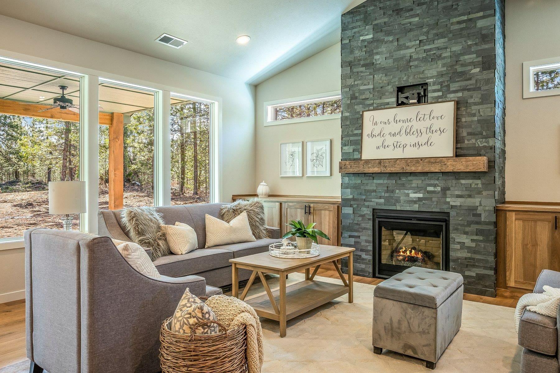 Property Photo: 211 W Findley Ln WA 99006