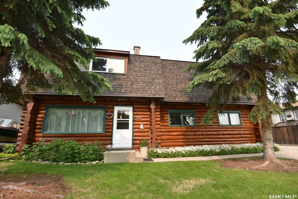 Property Photo: 1204 1st Street W SK S0E1E0