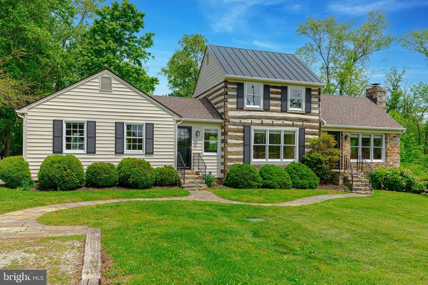 Property Photo: 9484 Carr Lane VA 20184