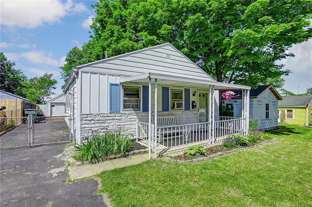 Property Photo: 4333 Crestwood Avenue OH 45431
