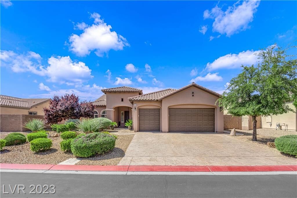 Property Photo: 3613 Fledgling Drive NV 89084