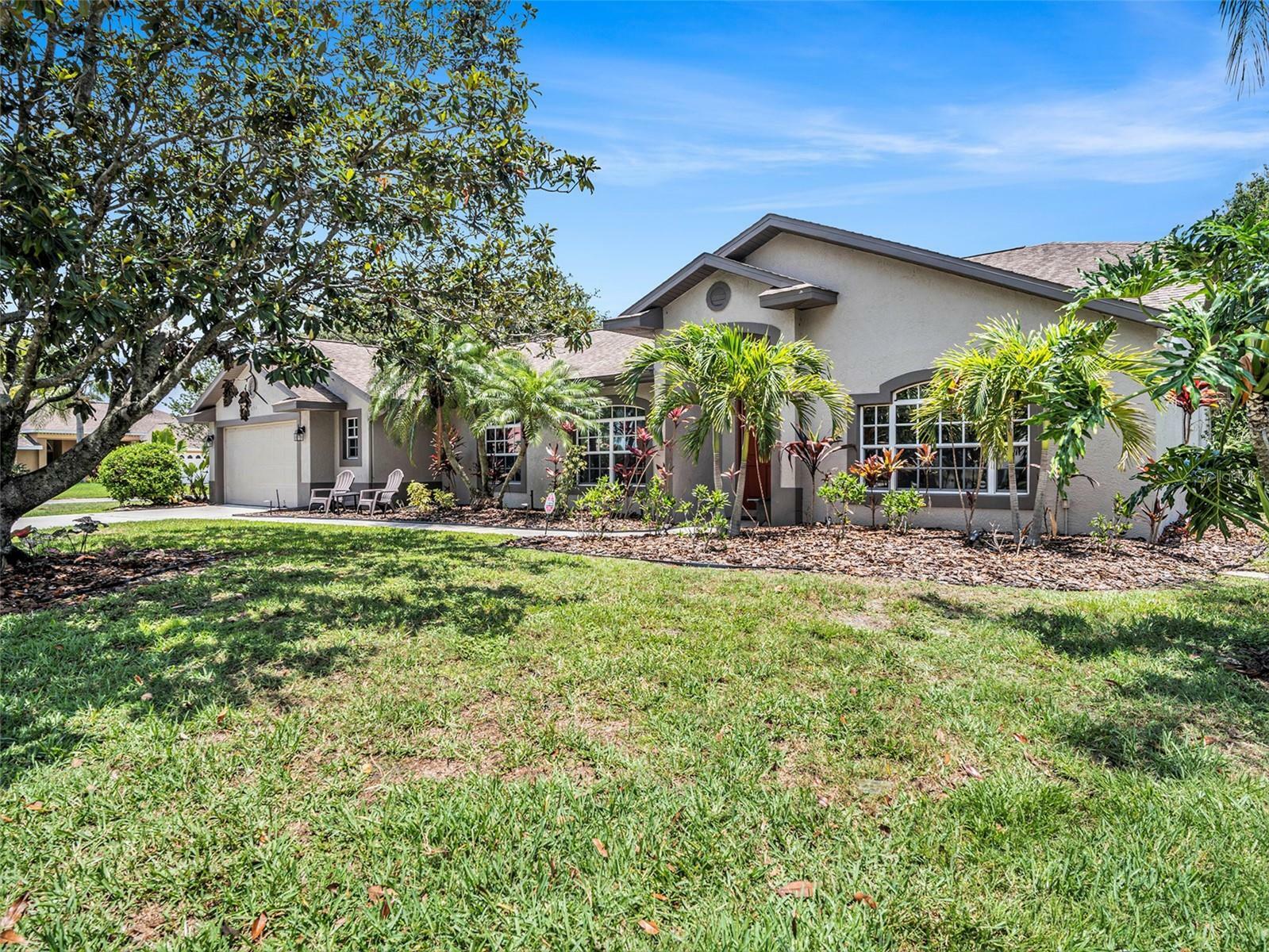 Property Photo: 5854 Saddle Court FL 34243