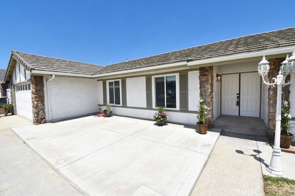 Property Photo:  2735 S Walker Avenue  CA 91761 