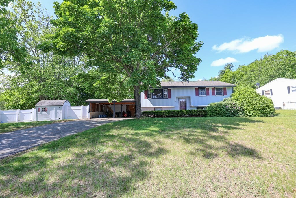 Property Photo:  8 Fordham Dr  NH 03062 