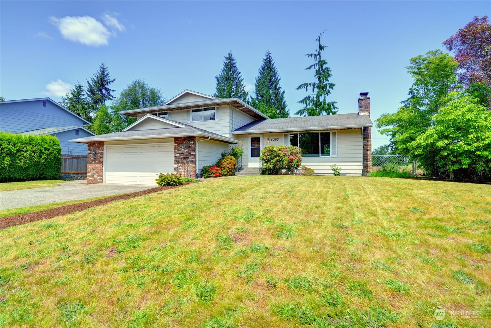 House for sale in Everett 5303 133rd Street SE, Everett, WA 98208