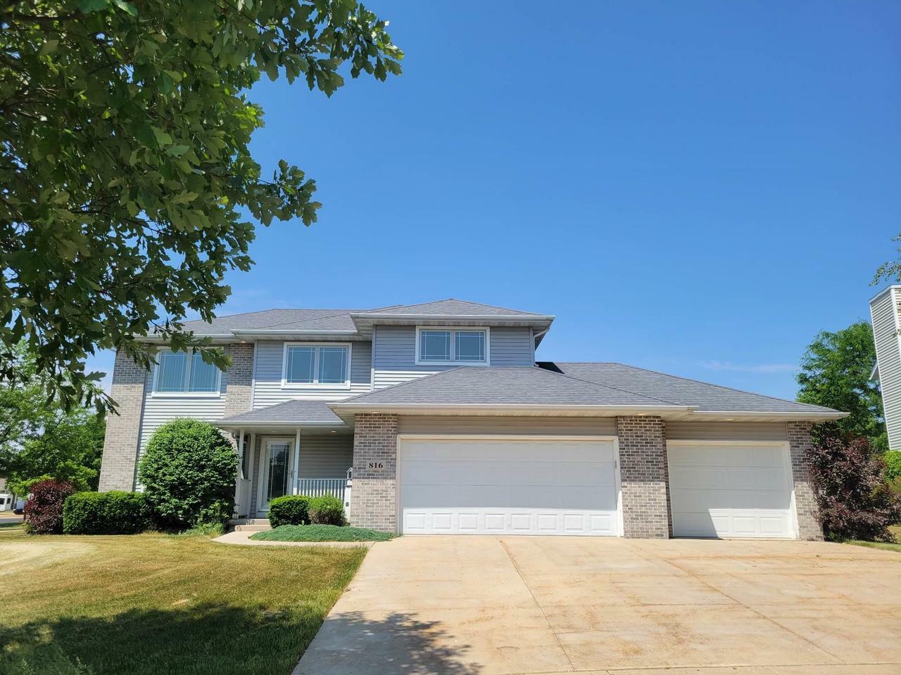 Property Photo:  816 Valley View Drive  WI 53589 