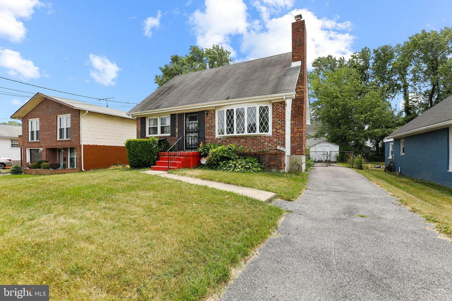 Property Photo:  5923 Leewood Avenue  MD 21228 