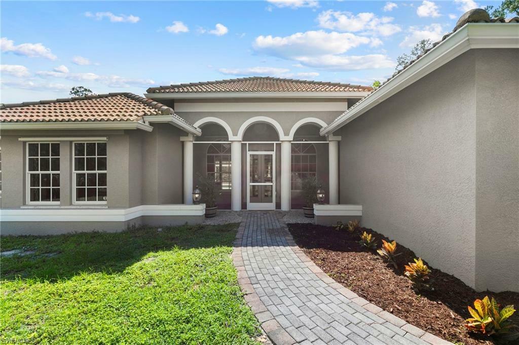 Property Photo: 3092 4th St NE FL 34120