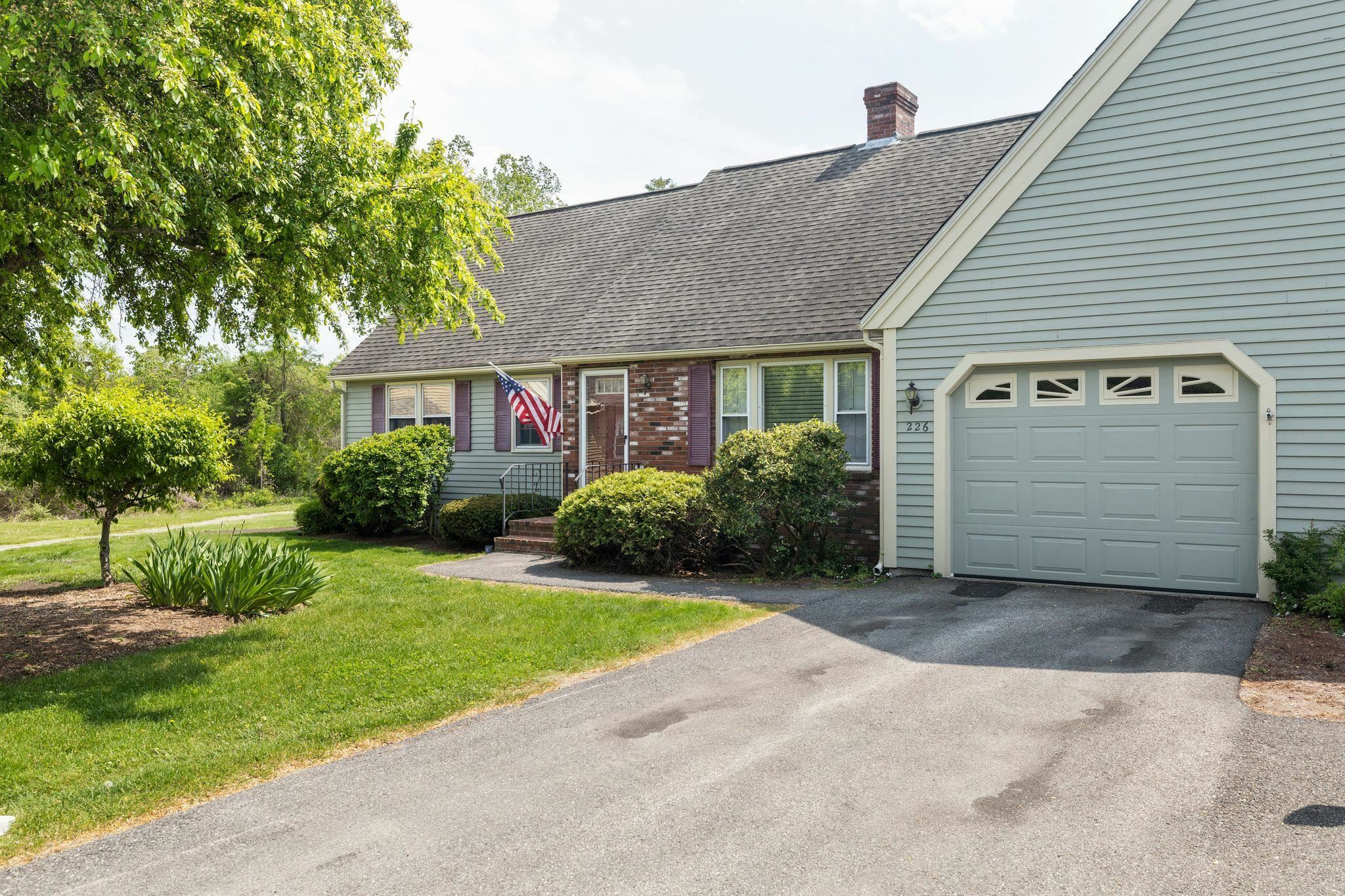 Property Photo:  226 Winding Pond Road  NH 03053 