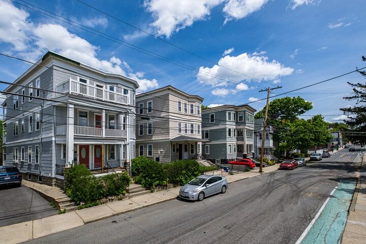 Property Photo:  275 Summer St 1  MA 02144 