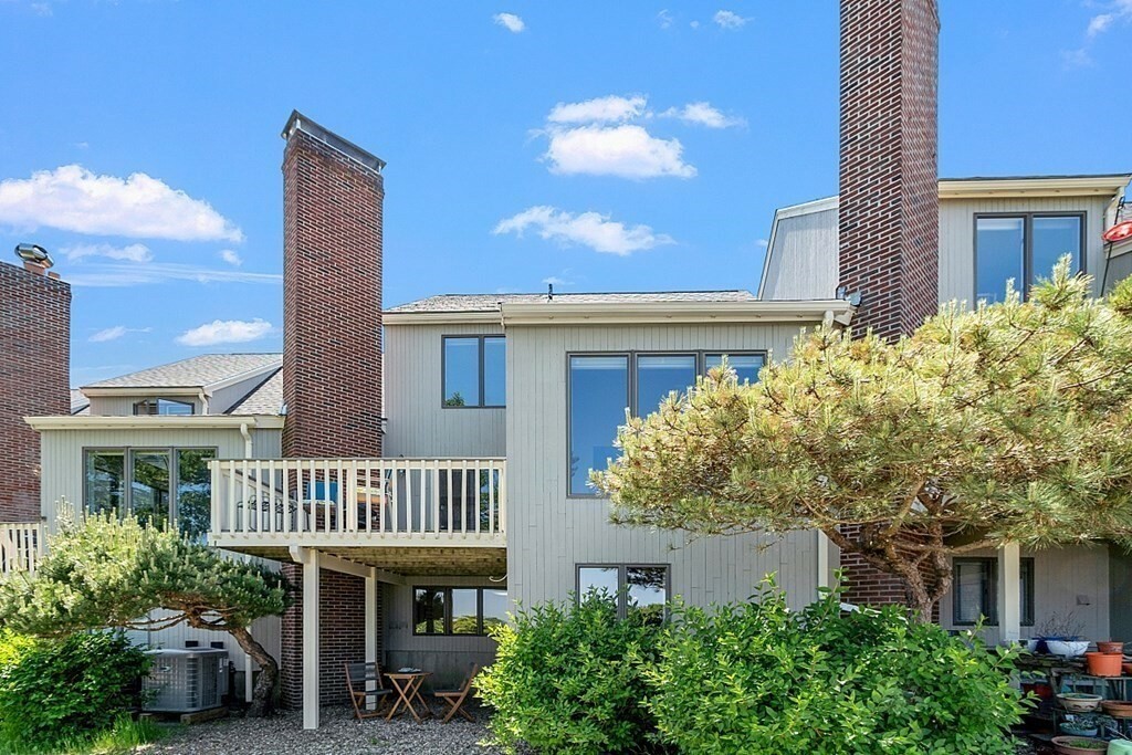 Property Photo:  13 Bayridge Lane 13  MA 01966 