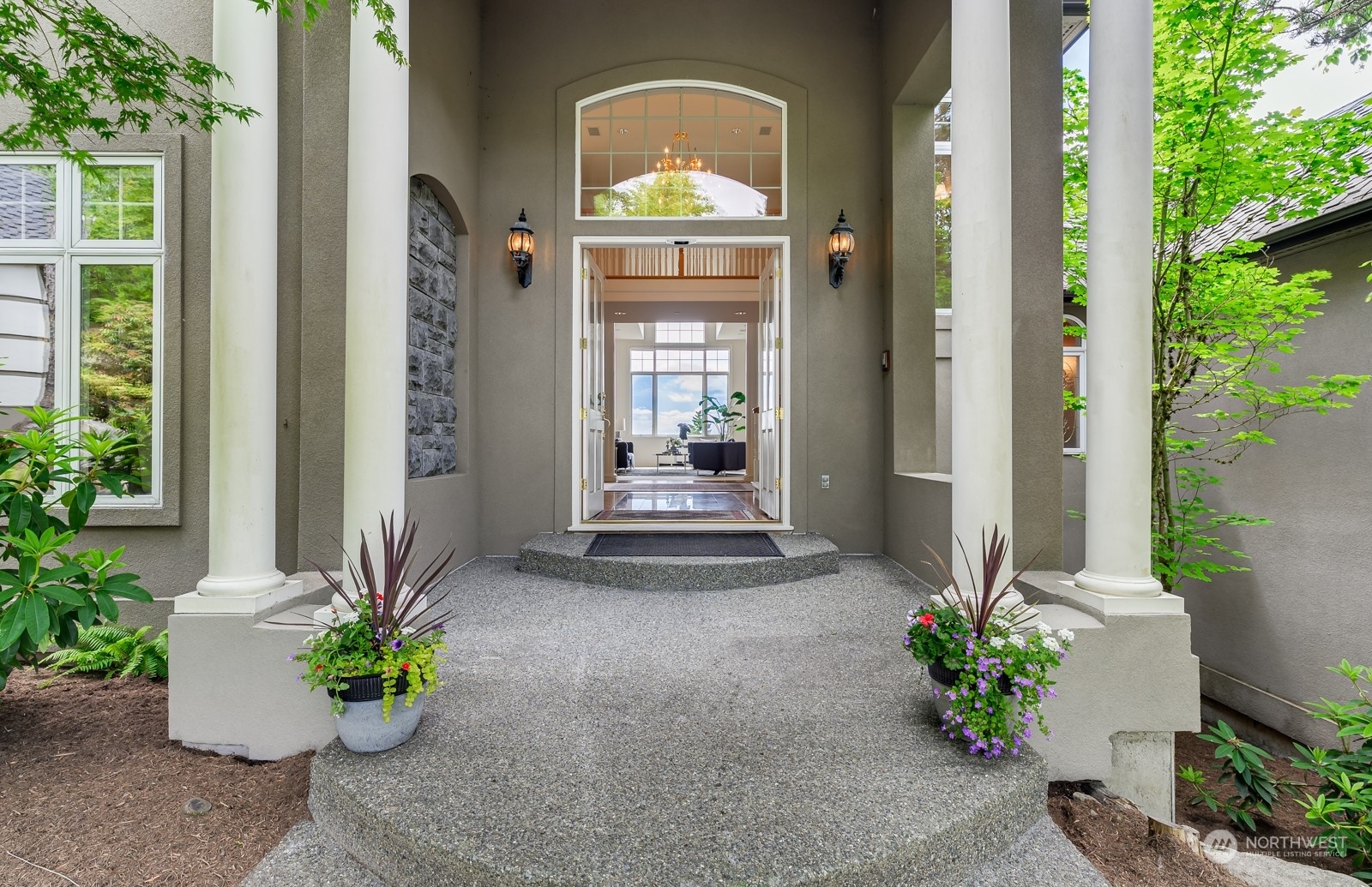 Property Photo: 11506 206th Place SE WA 98027