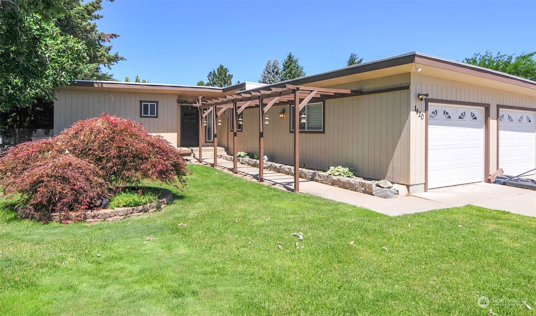 Property Photo:  1420 Westwood Avenue  WA 98801 