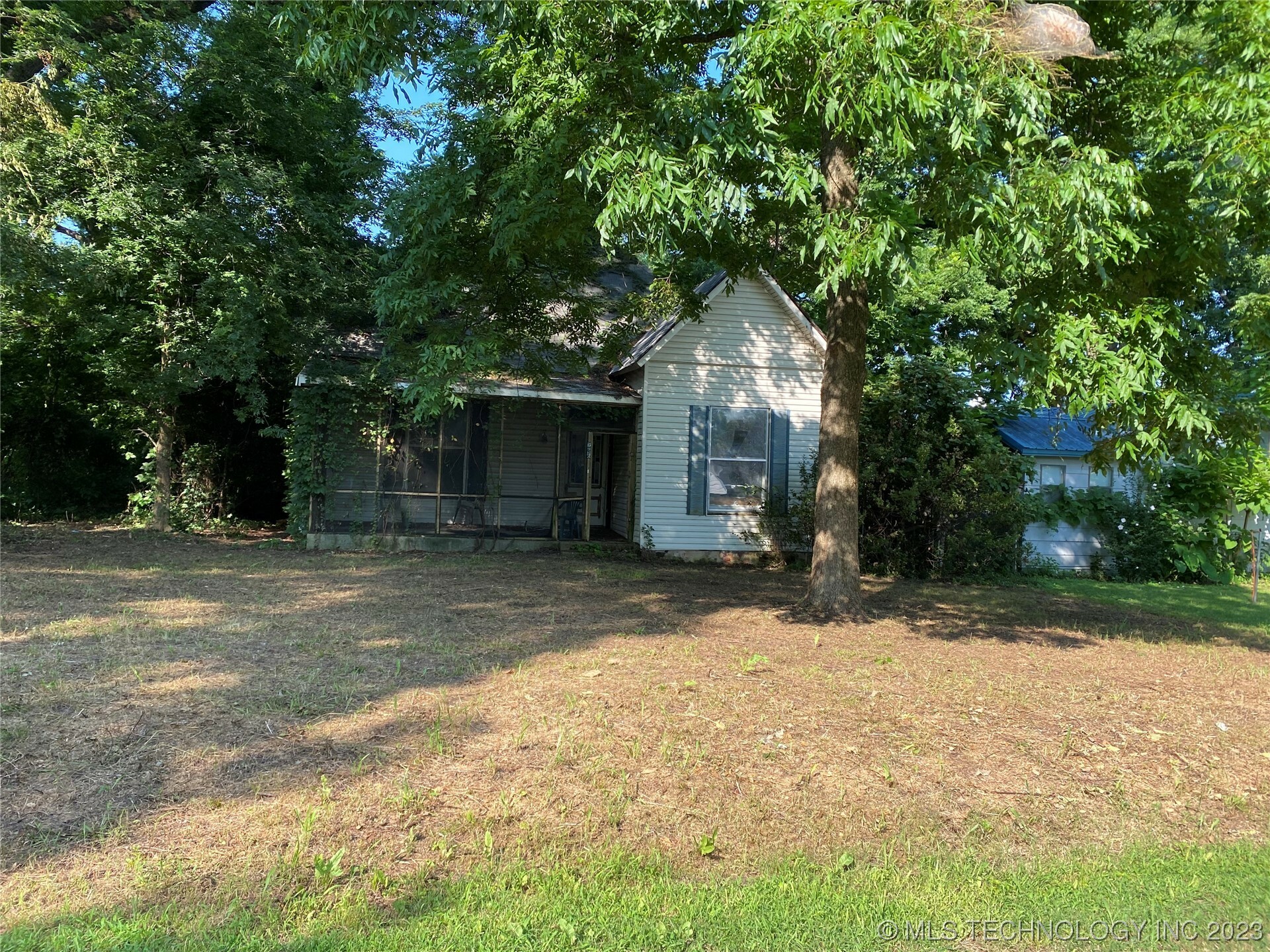 Property Photo:  208 N Main Street  OK 74470 