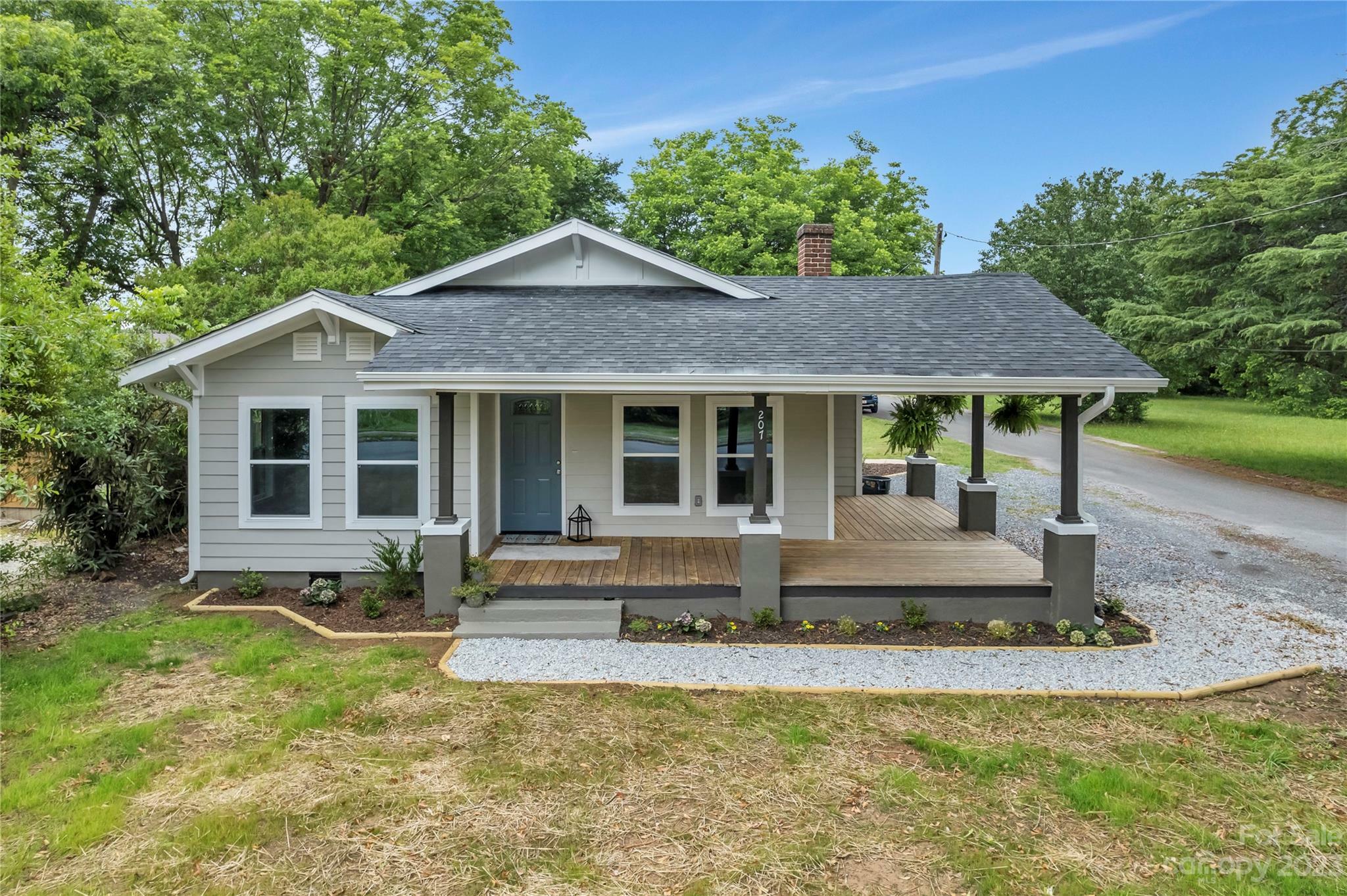 Property Photo:  207 Laurel Avenue  NC 28073 