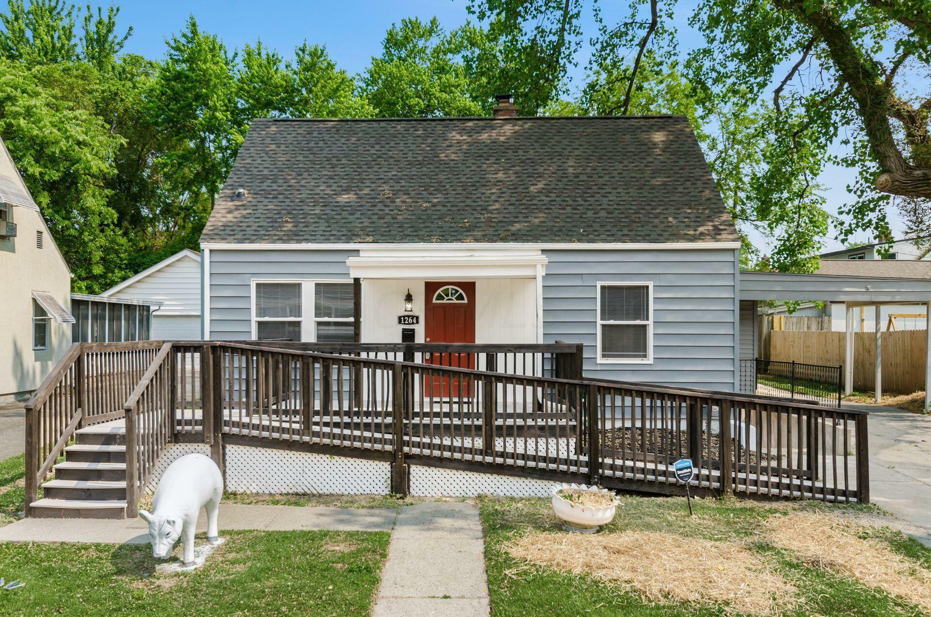Property Photo: 1264 Sandlin Avenue OH 43224