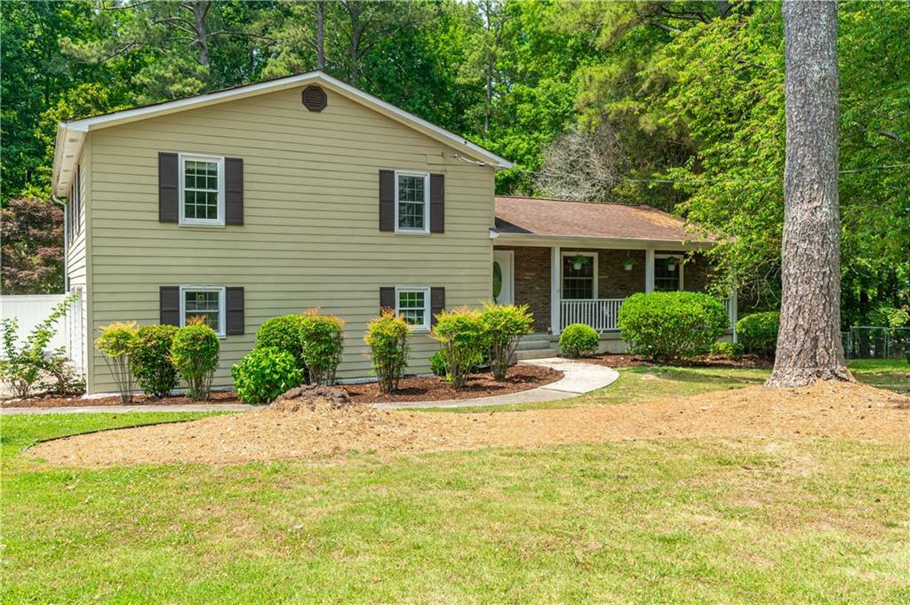 Property Photo:  180 Crestwood Court  GA 30009 