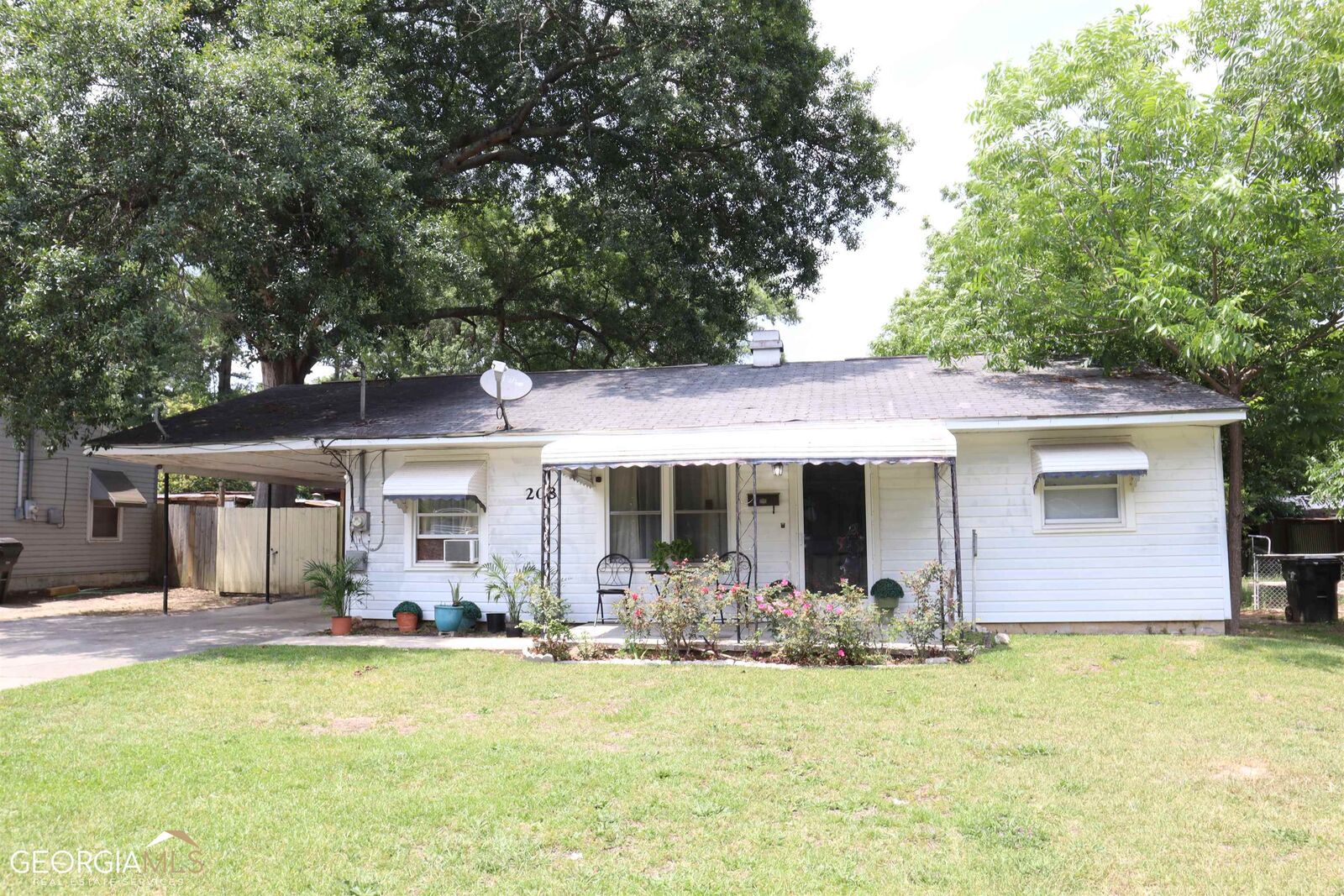 Property Photo: 208 Francis Street GA 31093