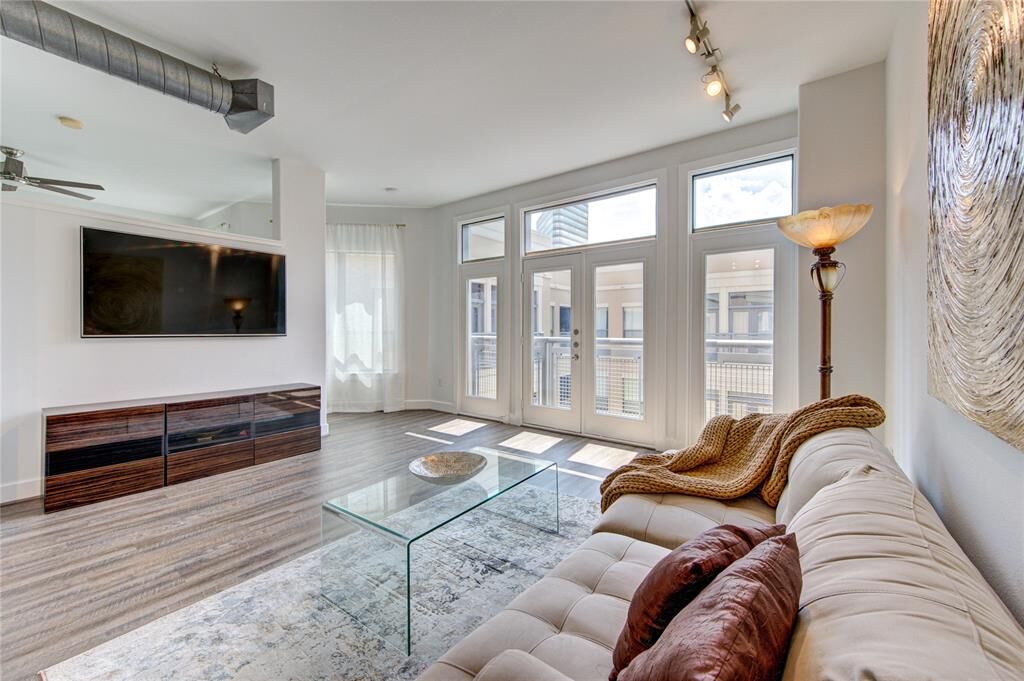 Property Photo: 1901 Post Oak Boulevard 4604 TX 77056