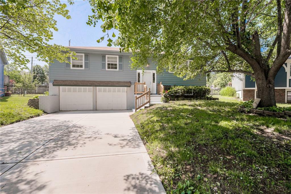 Property Photo:  2225 E Taylor Drive  KS 66062 