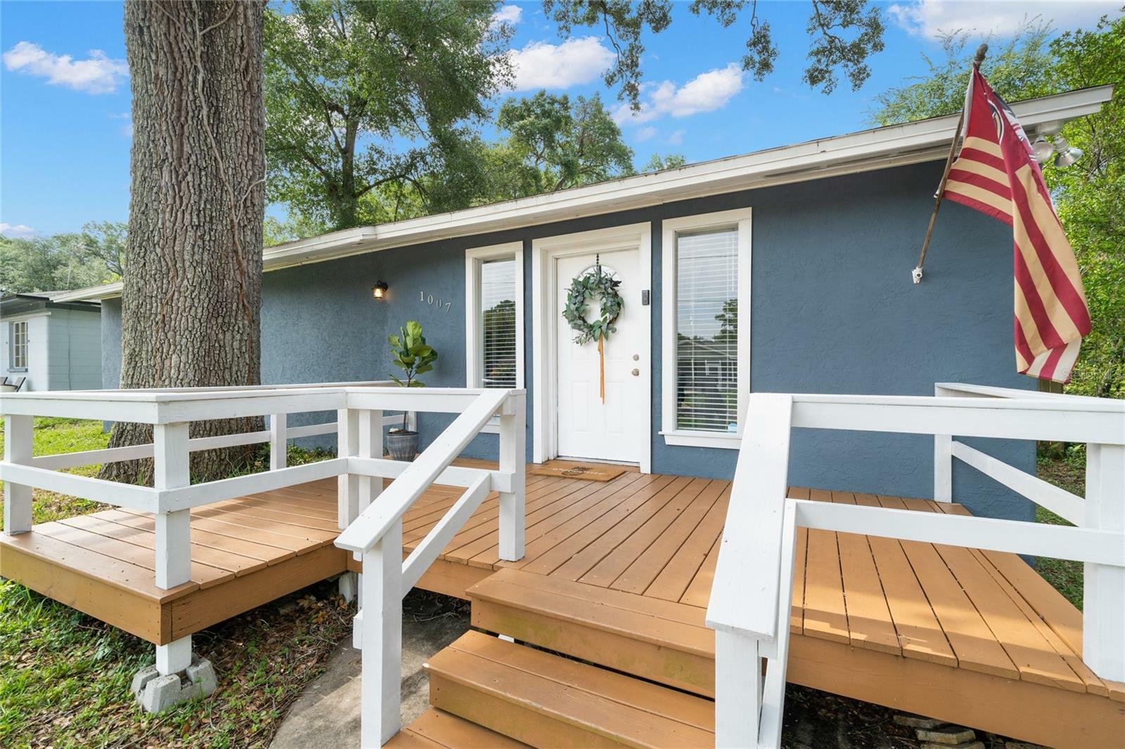 Property Photo:  1007 E Fern Street  FL 33604 