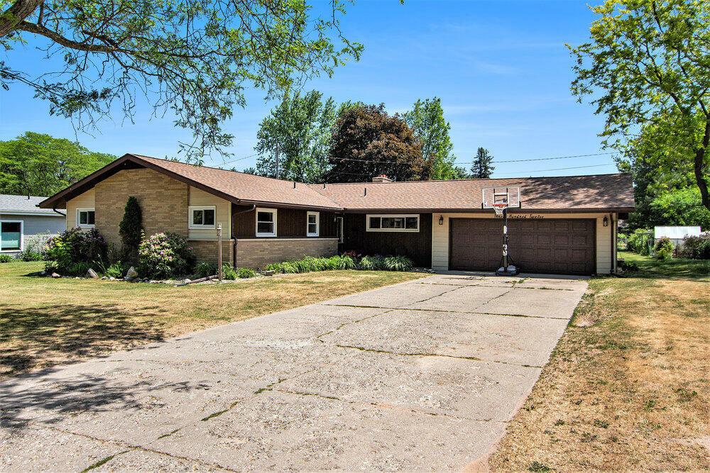 Property Photo: 312 Tomahawk Lane MI 49677