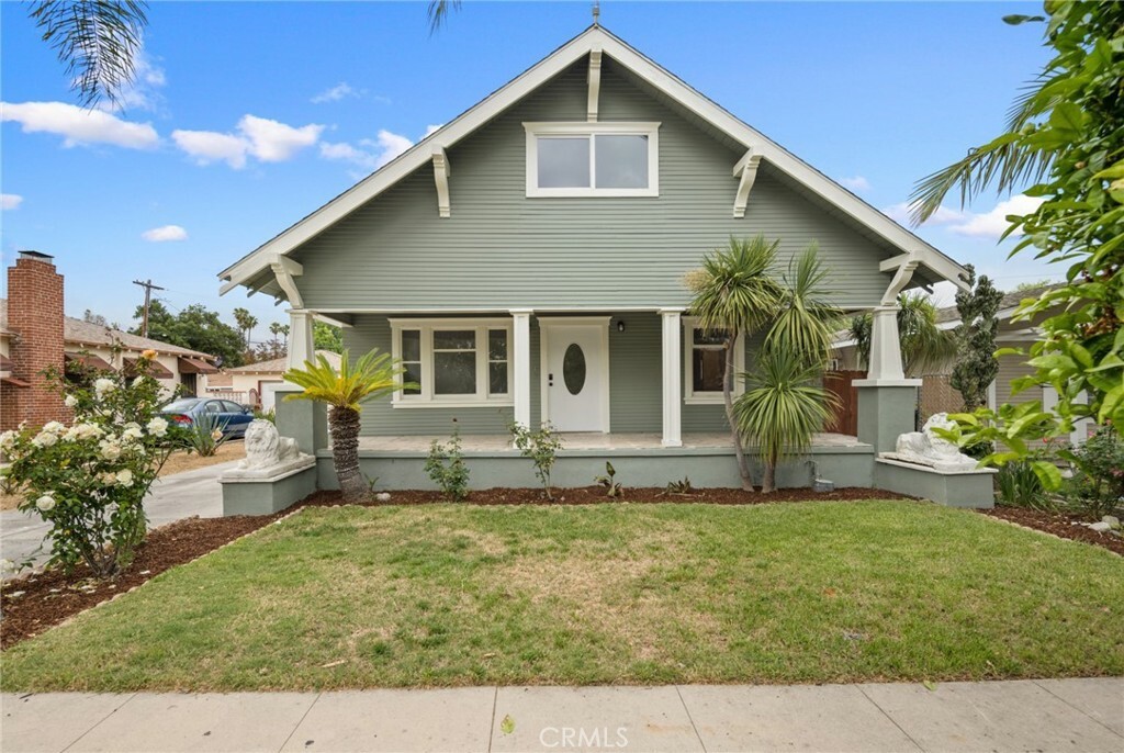 Property Photo:  522 S Helena Street  CA 92805 