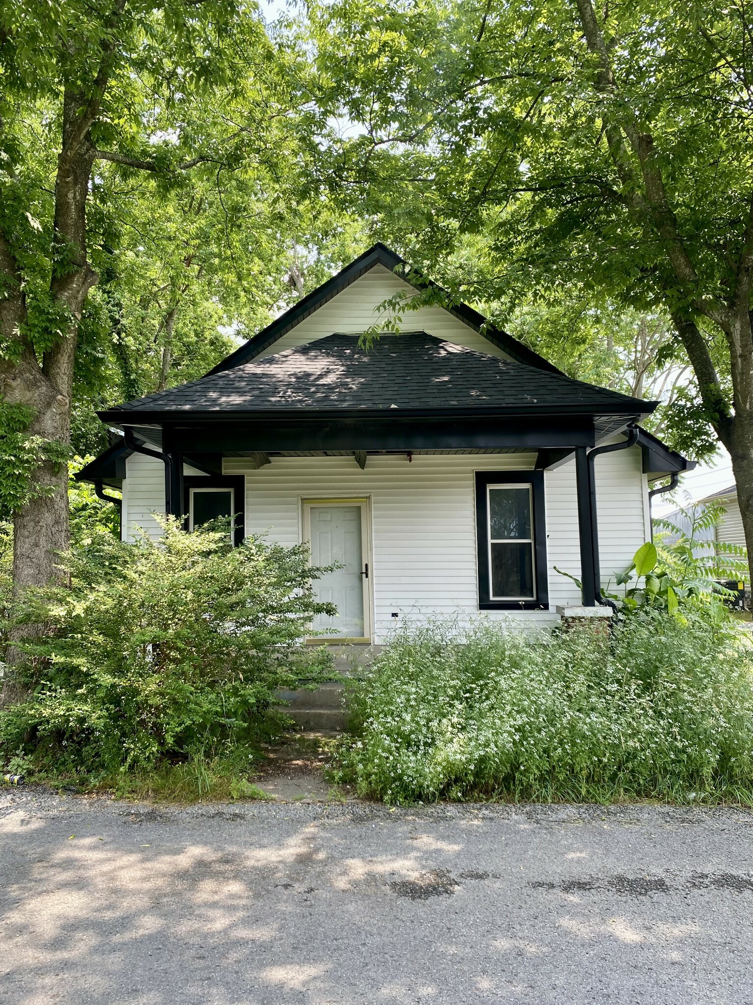 Property Photo:  608 Bellview Ave S  TN 37334 