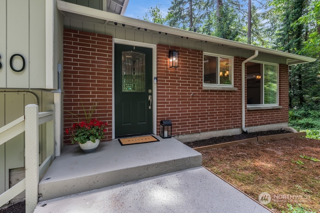 Property Photo: 430 SW Forest Place WA 98027