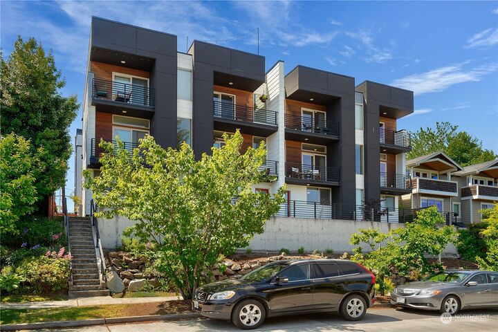 Property Photo: 4437 41st Avenue SW B WA 98116