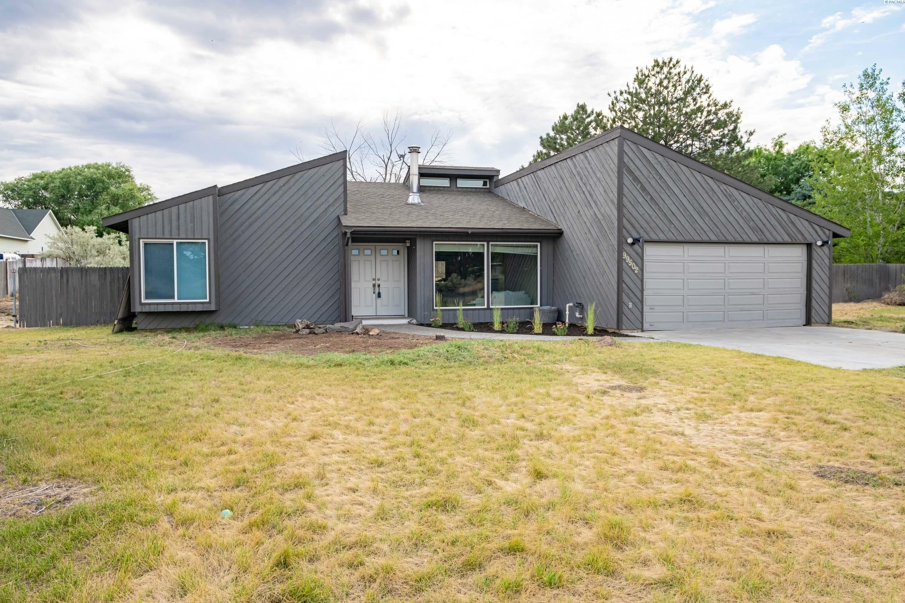 Property Photo:  99502 N Lenore Ln  WA 99353 