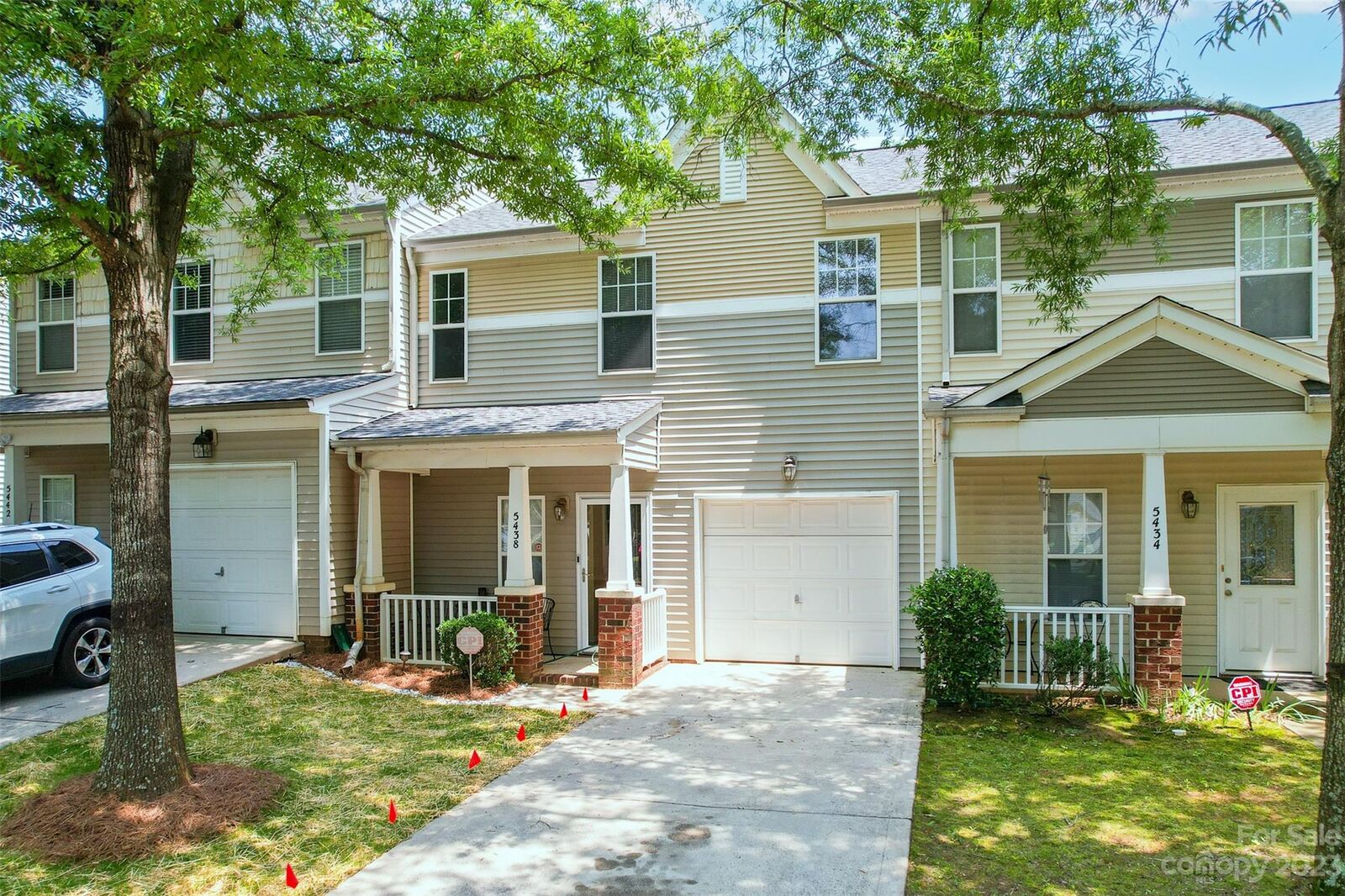 Property Photo: 5438 Franklin Springs Circle NC 28217