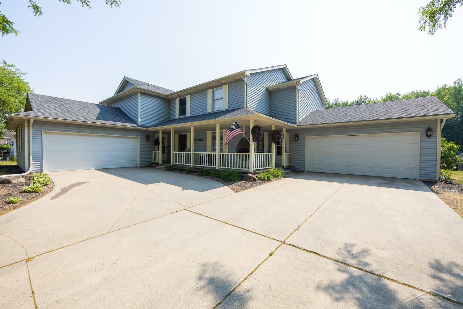 Property Photo:  704/706 Plainfield Ct  MI 48609 