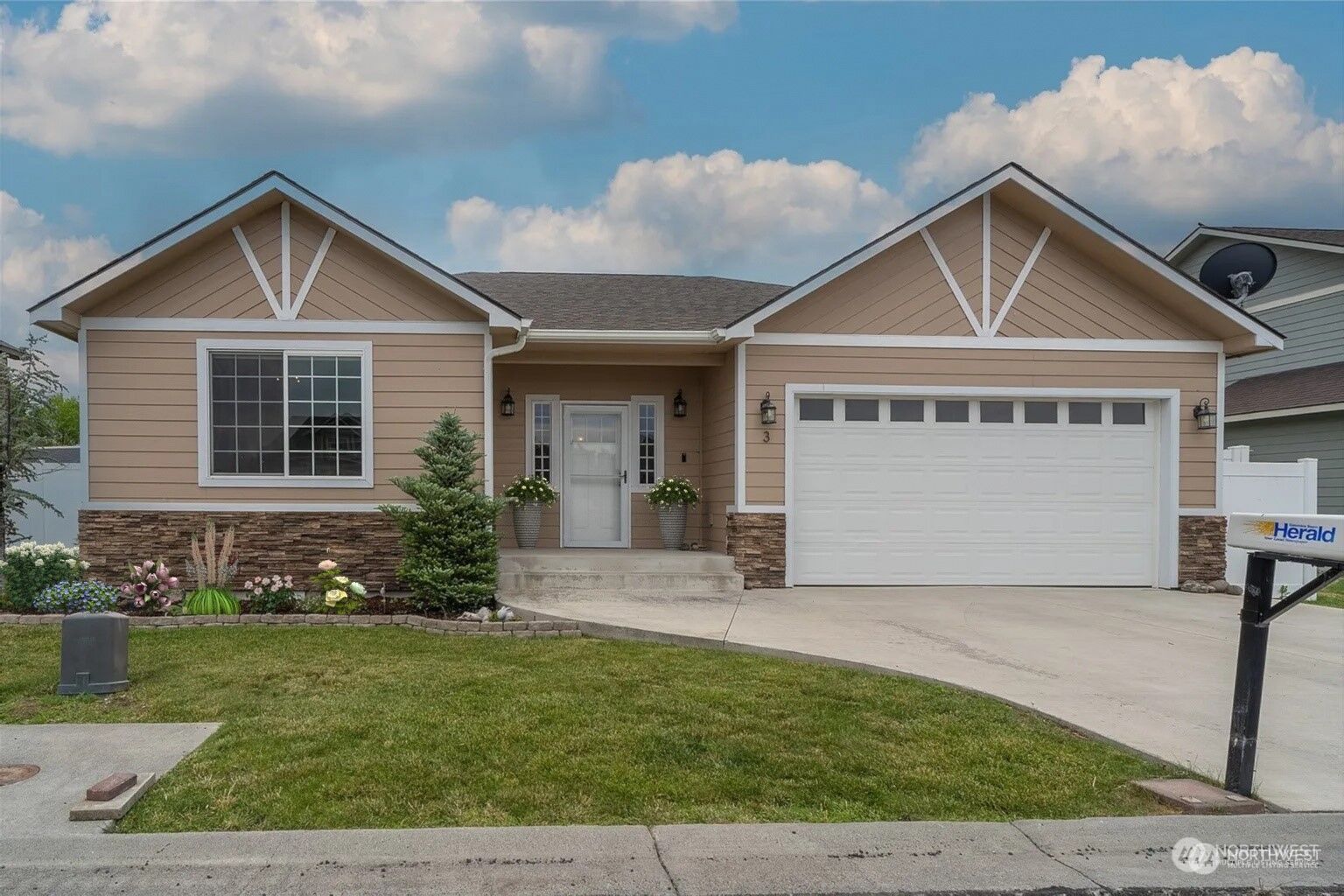 Property Photo:  1300 W Marina Drive 3  WA 98837 