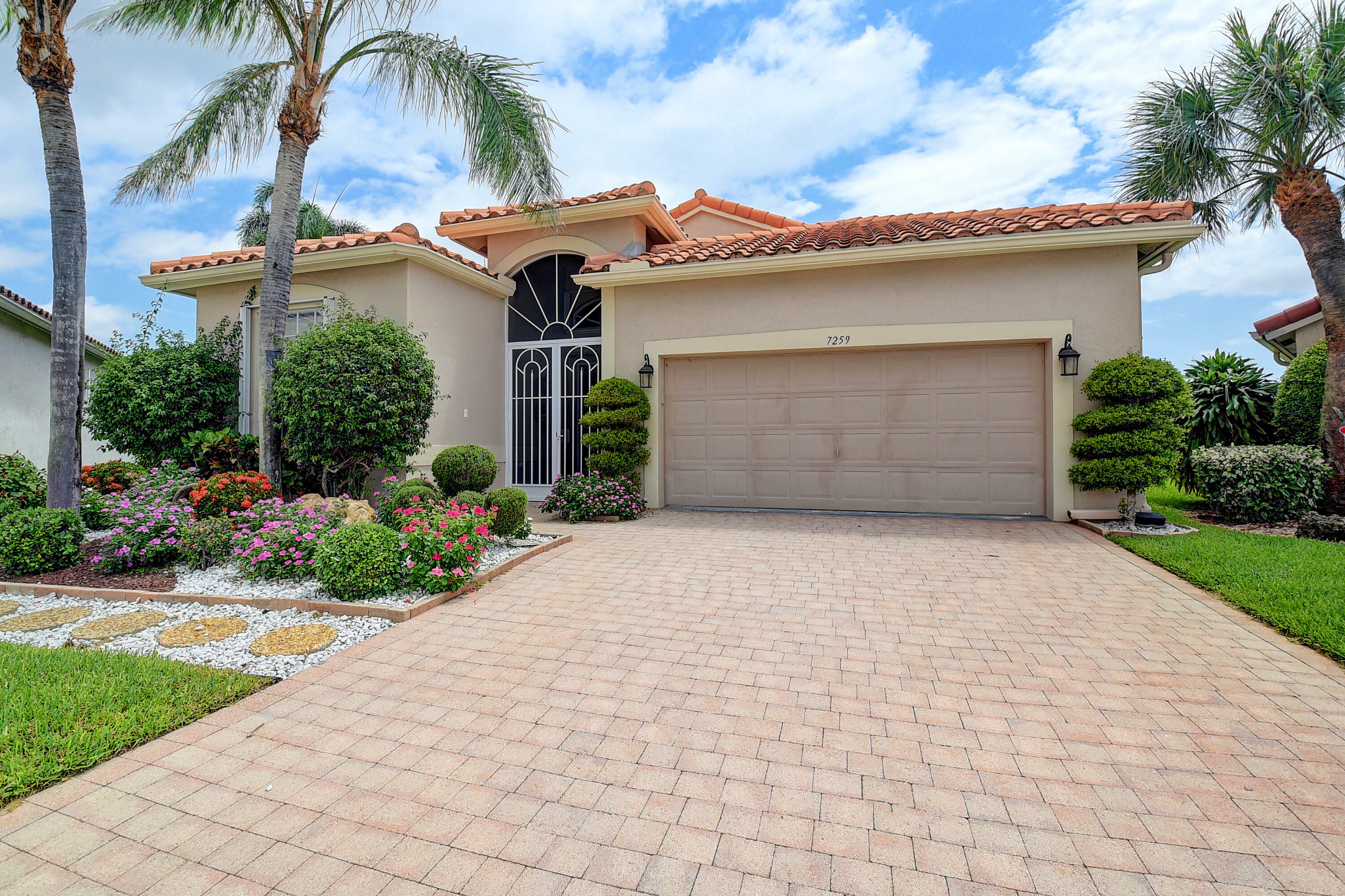 Property Photo:  7259 Toscane Court  FL 33437 