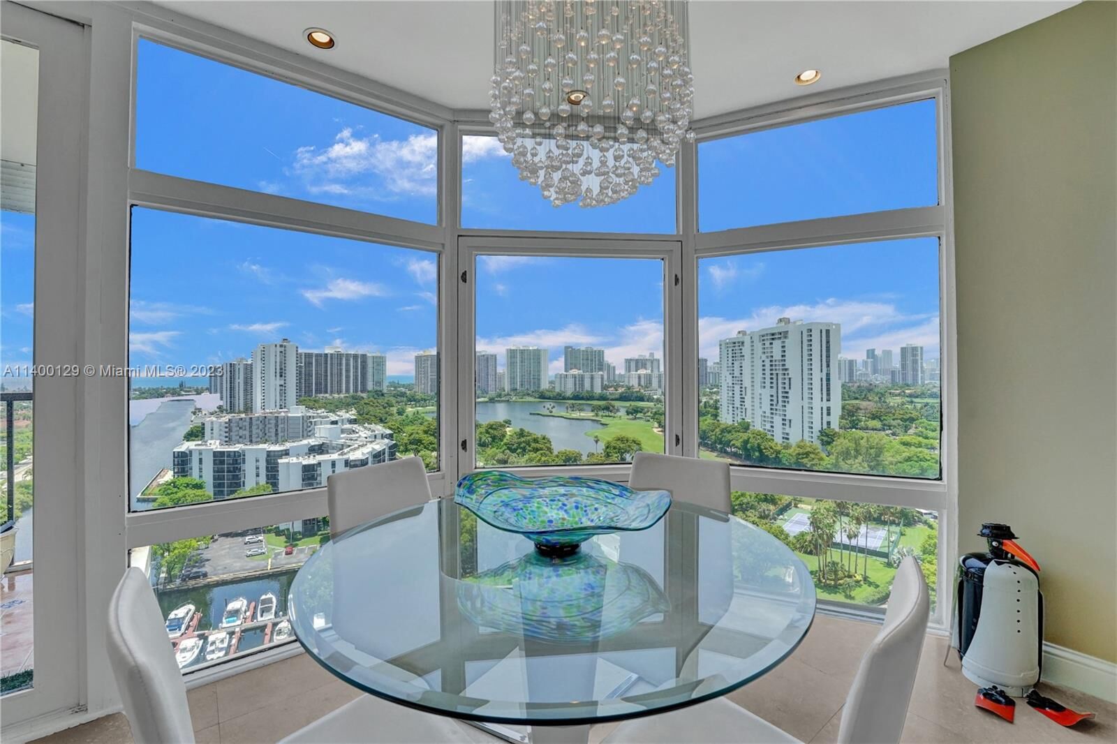 Property Photo: 3375 N Country Club Dr Ph04 FL 33180