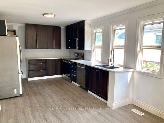 Property Photo: 720 Knox Ave ON L8H 6K6