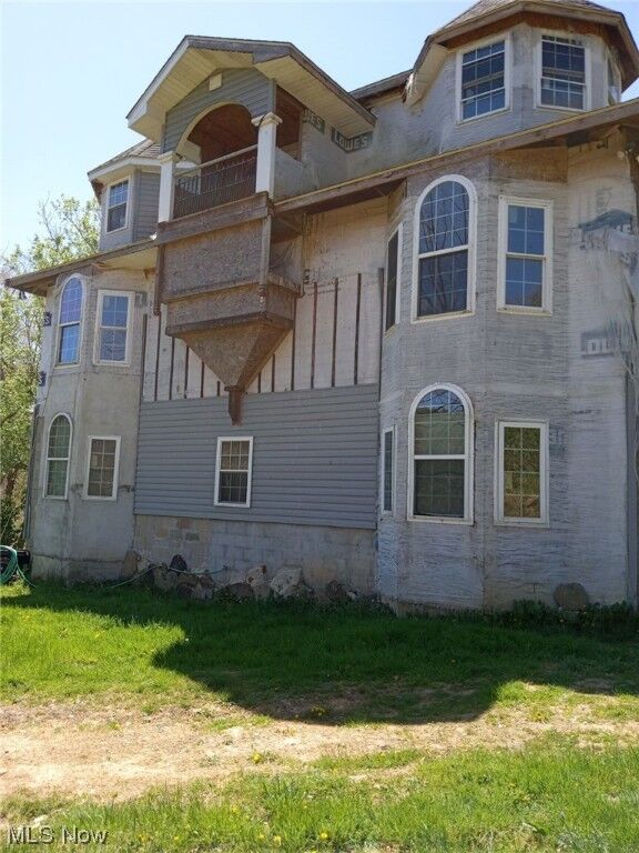 7 bed Spencer home for sale 2737 Otto Road, Spencer, WV 25276