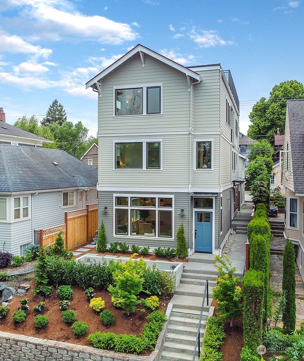 Property Photo: 1617 3rd Avenue W WA 98119