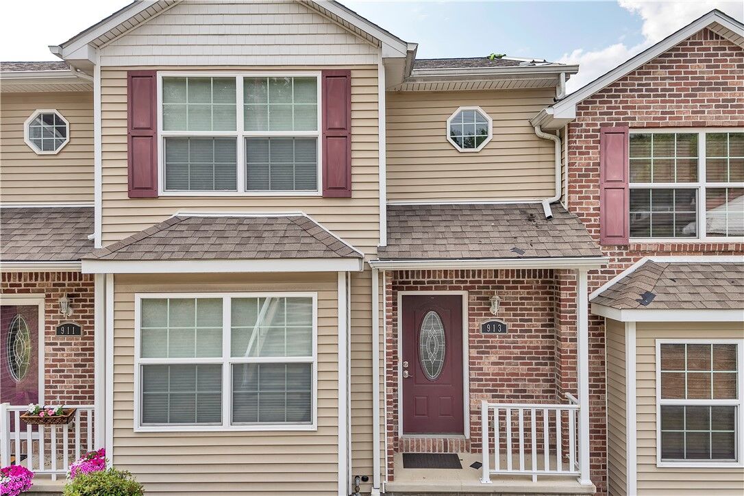 Property Photo: 913 N 2nd St PA 15644