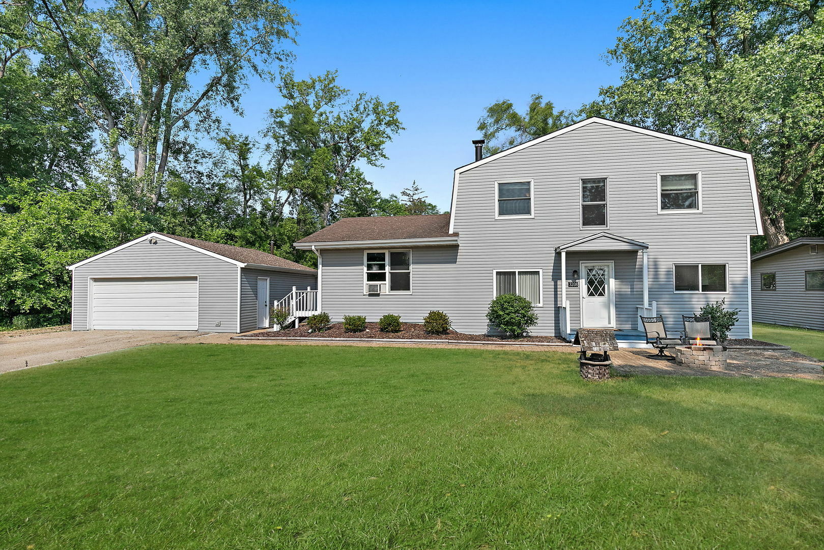 Property Photo: 3208 S Riverdale Road IL 60051