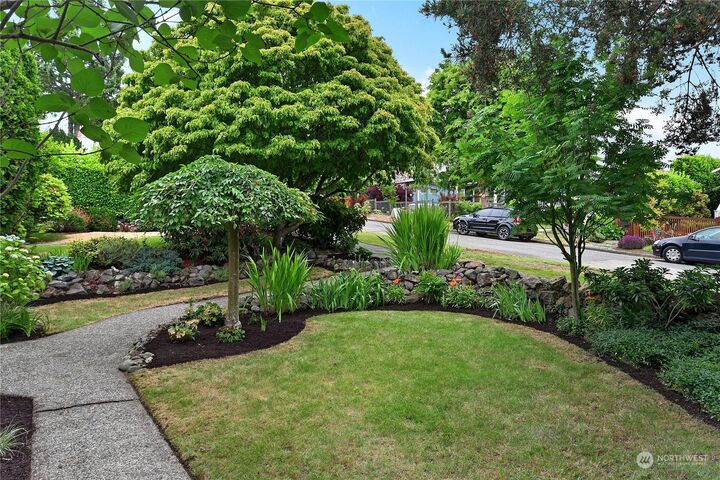 Property Photo: 4423 48th Avenue SW WA 98116