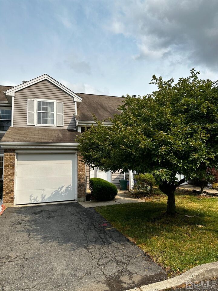 30 Renaissance Lane  New Brunswick NJ 08901 photo