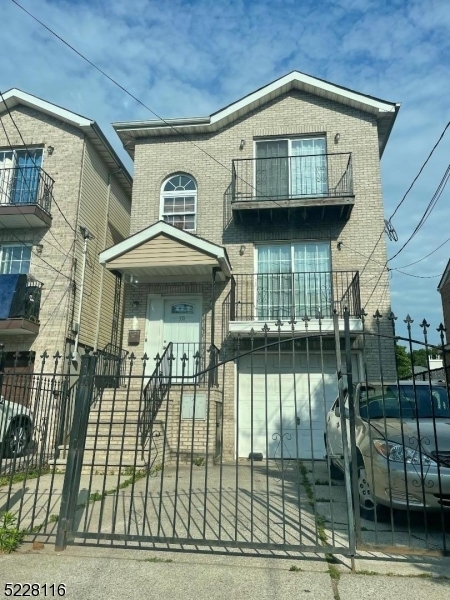 Property Photo:  531 S 18th St  NJ 07103 