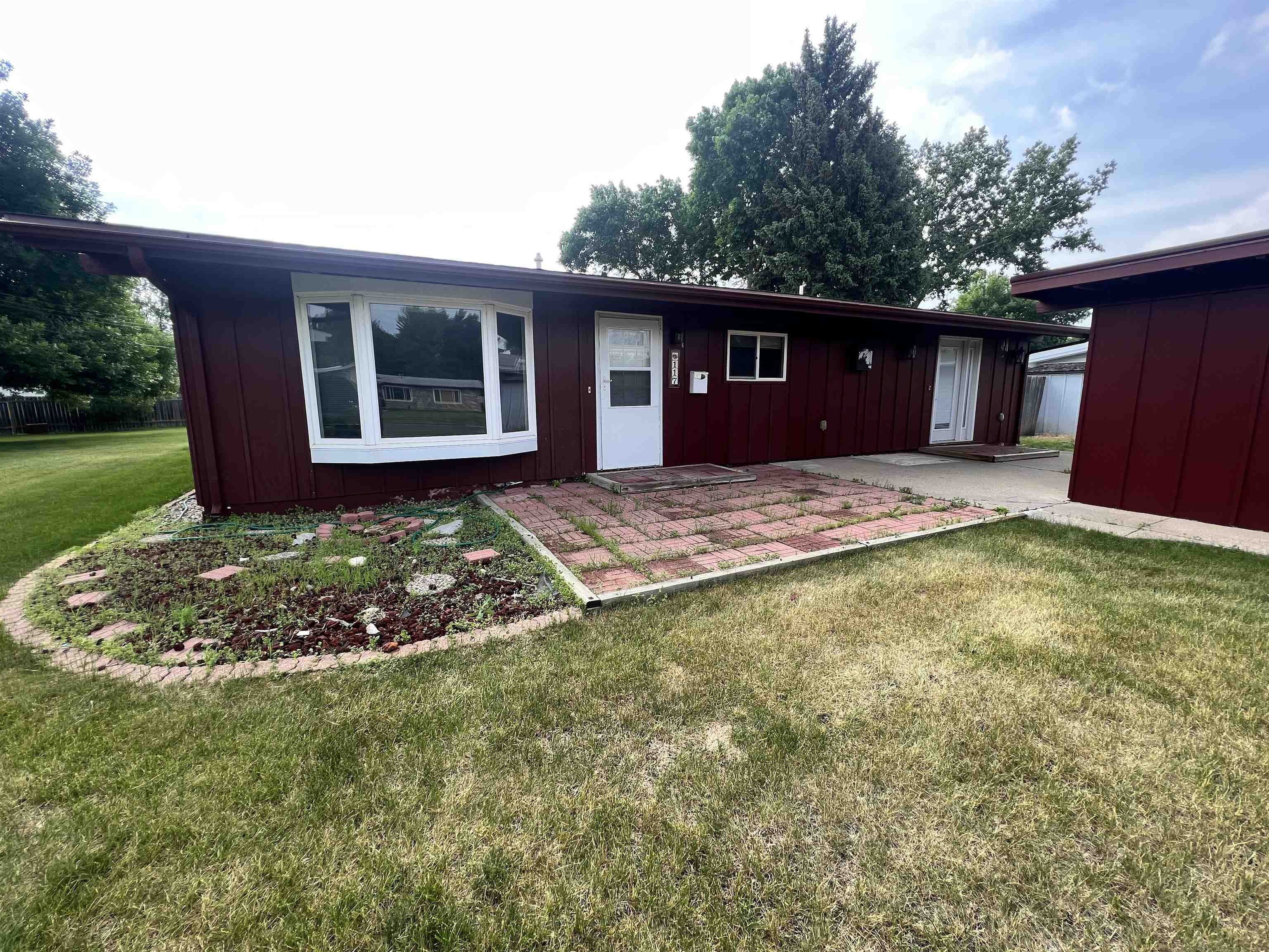 Property Photo:  117 SW 25th St  ND 58701 